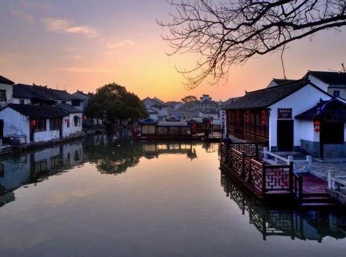 广西涠洲岛旅游跟团一周多少钱，2人去广西涠洲岛旅游7天要多少钱